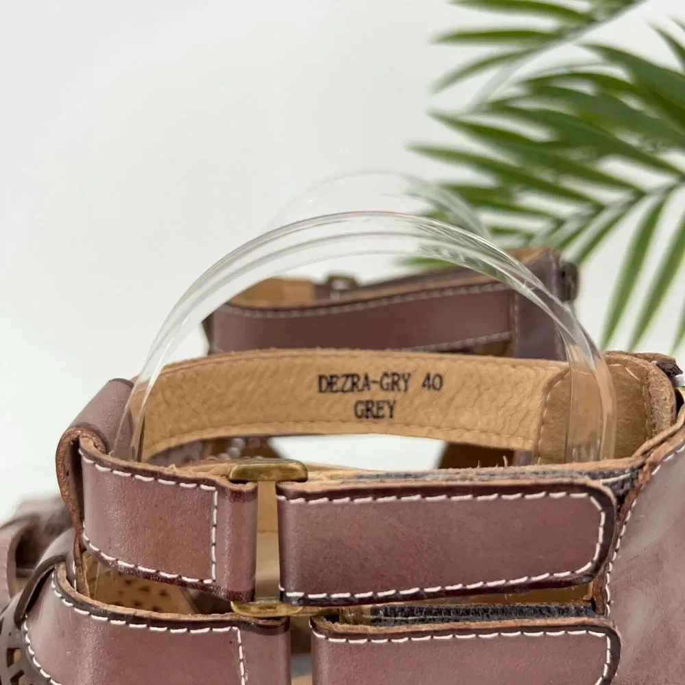 L'Artiste SpringStep Women's Dezra Sandal Size 40 10 Flat Brown Gladiator Shoes - Picture 6 of 15